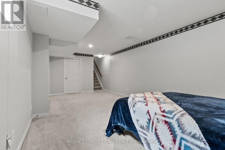 29637009/5-milner-downs-crescent/emerald-meadowstrailwest/ottawa/ontario/K2M2S6_34