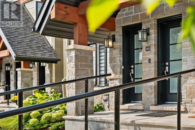28851204/165-302-masters-lane/town-of-rockland/clarence-rockland/ontario/K4K0L3_2