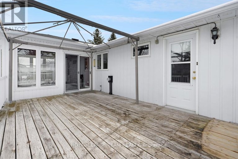 29514787/15-overlake-drive/borden-farmstewart-farmcarleton-heightsparkwood-hills/ottawa/ontario/K2E5V2_39