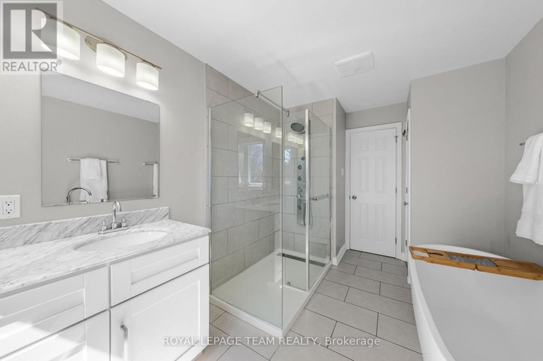 29662384/1081-boucher-crescent/manotick-south-to-roger-stevens/ottawa/ontario/K4M1B3_27