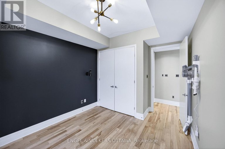 29609712/410-327-breezehill-avenue-s/west-centre-town/ottawa/ontario/K1Y1R6_24