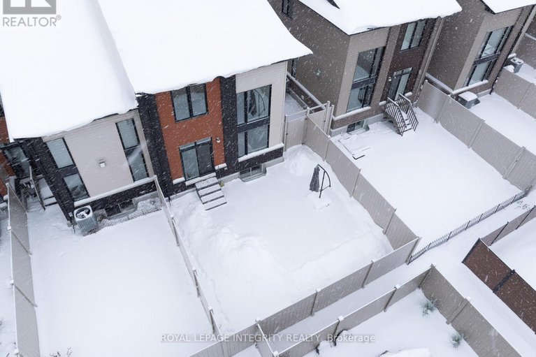 29227761/1078-lunar-glow-crescent/riverside-southgloucester-glen/ottawa/ontario/K4M0J8_47