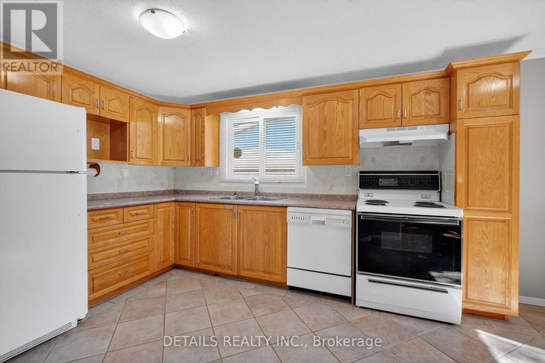 28952010/289-amiens-street/bilberry-creekqueenswood-heights/ottawa/ontario/K1E1N3_8