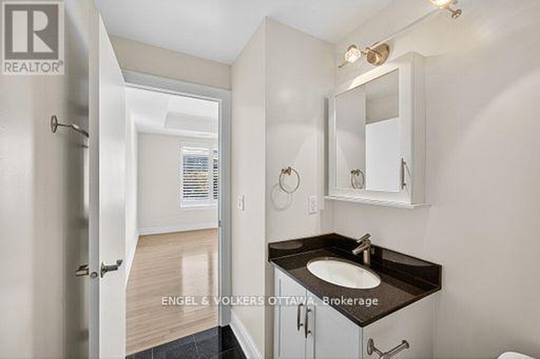 29608372/505-95-bronson-avenue/ottawa-centre/ottawa/ontario/K1R1E2_34