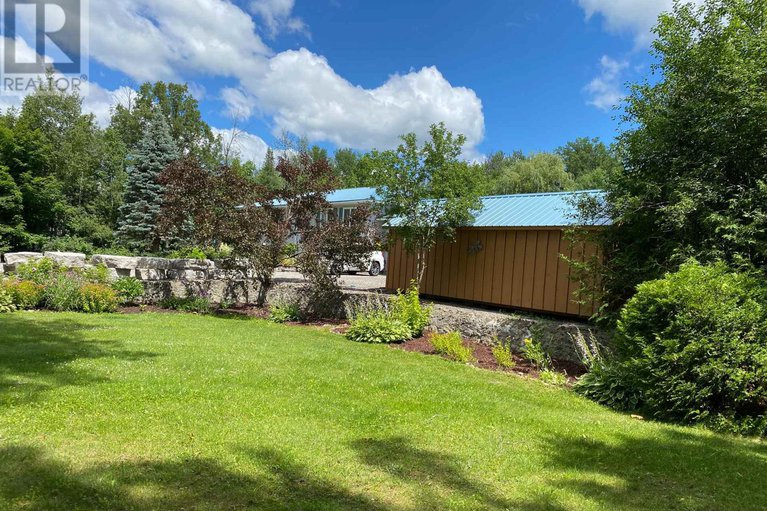 29376063/6167-burritts-rapids-road/north-grenville-twp-kemptville-south/north-grenville/ontario/K0G1N0_6