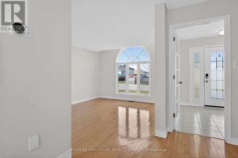 29666463/131-beaumont-avenue/town-of-rockland/clarence-rockland/ontario/K4K1R7_7