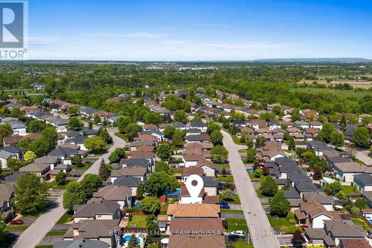 28402099/731-vermillion-drive/riverside-southgloucester-glen/ottawa/ontario/K1V1V9_42