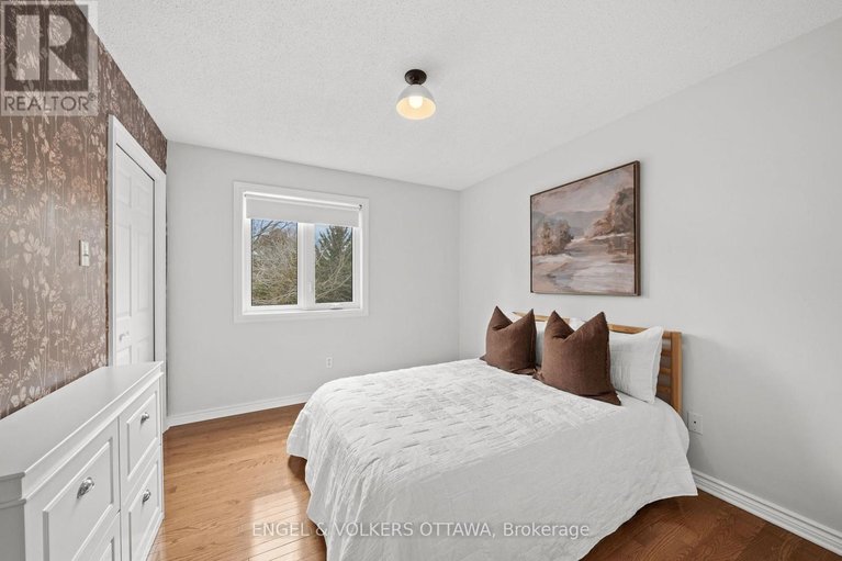 29593963/129-corvinelli-crescent/village-of-russell/russell/ontario/K4R1G4_28