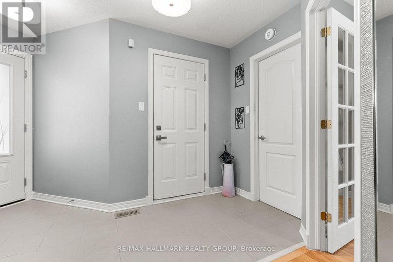 29244730/9-new-deighton-crescent/barrhaven-east/ottawa/ontario/K2G6H7_7