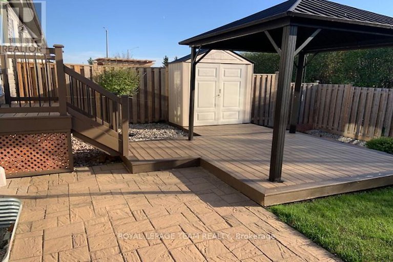 29376462/464-honeyborne-street/almonte/mississippi-mills/ontario/K0A1A0_49