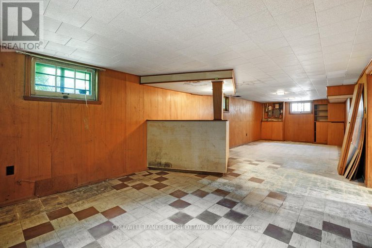 28655520/2133-westbourne-avenue/mckellar-heightsglabar-park/ottawa/ontario/K2A1N3_28
