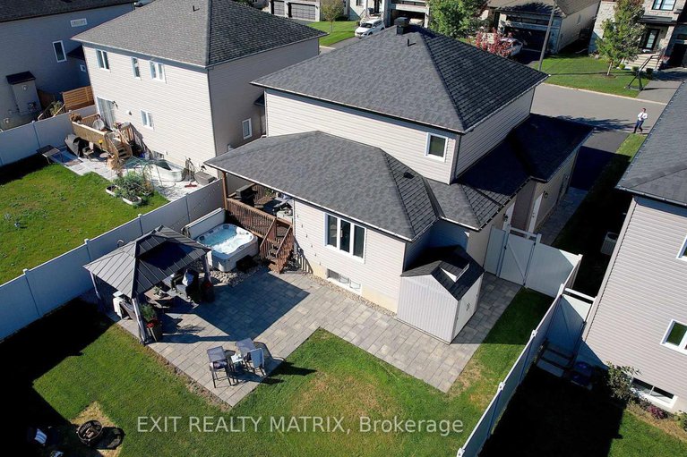 28883251/521-marseille-street/embrun/russell/ontario/K0A1W0_44