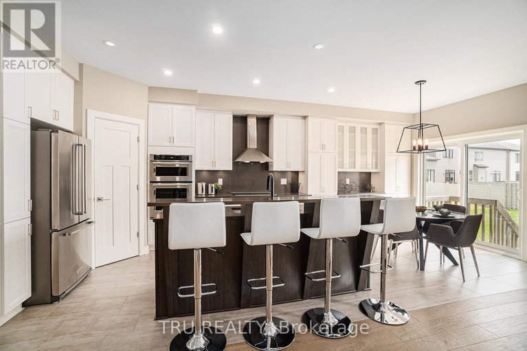 28482789/670-parade-drive/stittsville-south/ottawa/ontario/K2S1B8_10