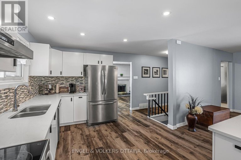 28017649/1427-rosebella-avenue/blossom-parkkemp-parkfindlay-creek/ottawa/ontario/K1T1E5_15