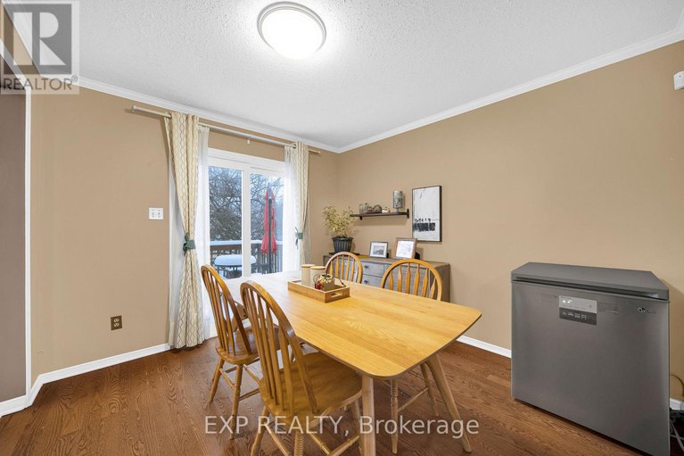 29205014/4-huntersfield-drive/hunt-club-parkgreenboro/ottawa/ontario/K1T3E4_6