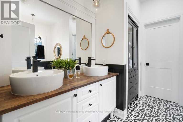 29348578/179-glenncastle-drive/carp/ottawa/ontario/K0A1L0_23