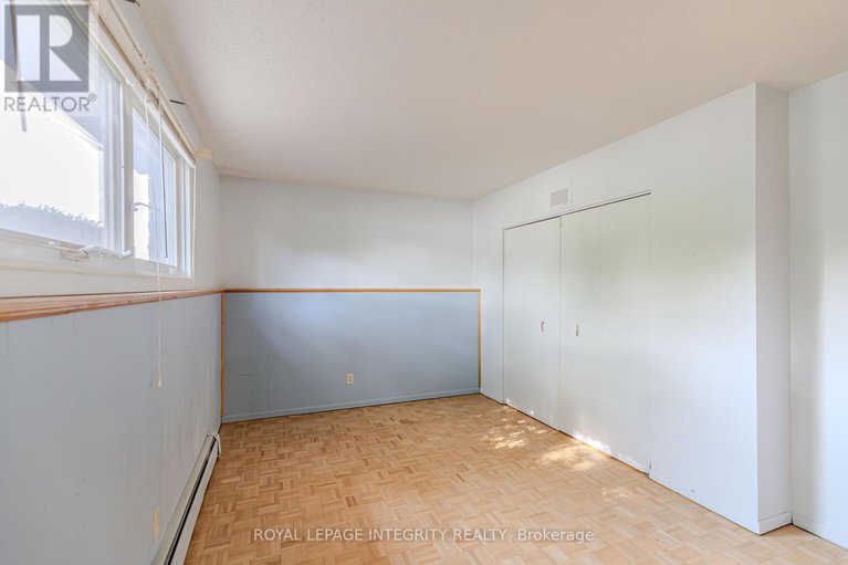 28882629/135-desmond-avenue/glencairnhazeldean/ottawa/ontario/K2L1E8_32