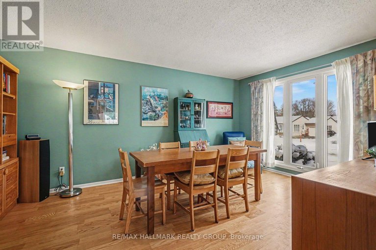 29278557/1044-adley-road/carson-grove/ottawa/ontario/K1J8B9_13