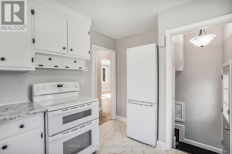 29004897/1315-kilborn-avenue/applewood-acres/ottawa/ontario/K1H6L2_14