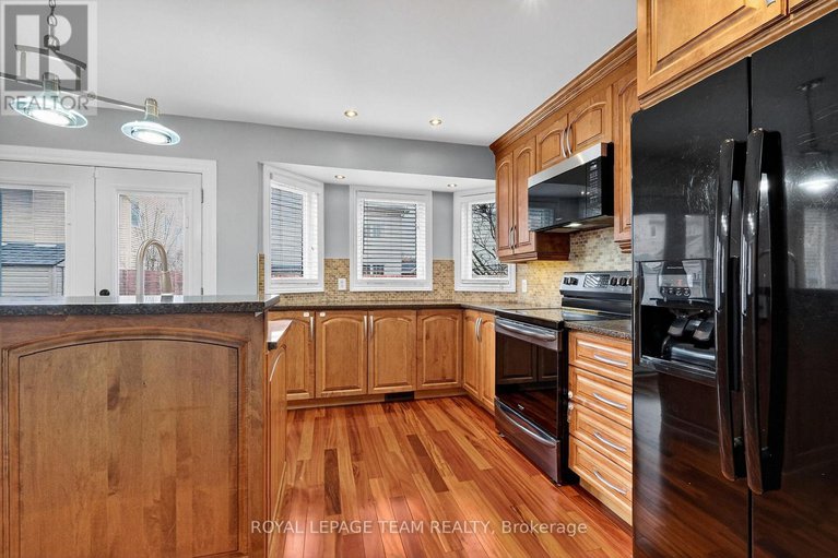 29147465/1475-york-mills-drive/fallingbrookridgemount/ottawa/ontario/K4A2N5_12