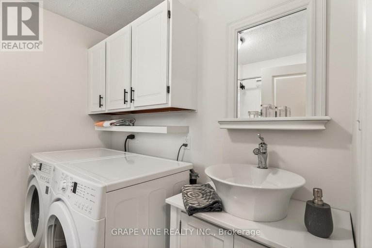 29600305/83-nanook-crescent/katimavik/ottawa/ontario/K2L2B2_21