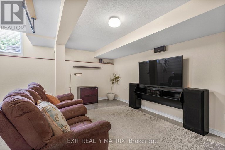 28812428/1503-briarfield-crescent/fallingbrookridgemount/ottawa/ontario/K4A1W6_25