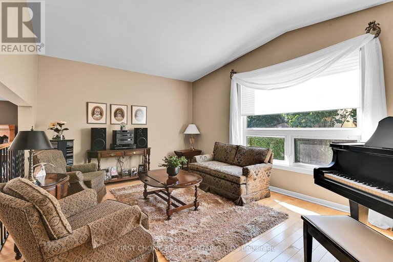 28651586/1631-wainfleet-street/chateauneuf/ottawa/ontario/K1C3G3_15