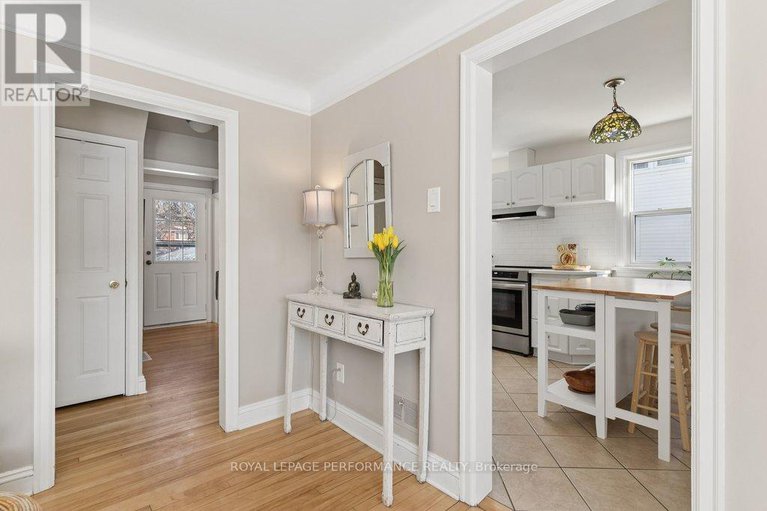 29426386/309-glynn-avenue/overbrookcastle-heights/ottawa/ontario/K1K1R9_5