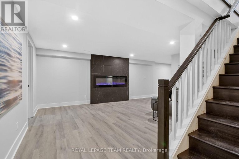 29688254/6636-marina-drive/manotick-south-to-roger-stevens/ottawa/ontario/K4M1B3_23