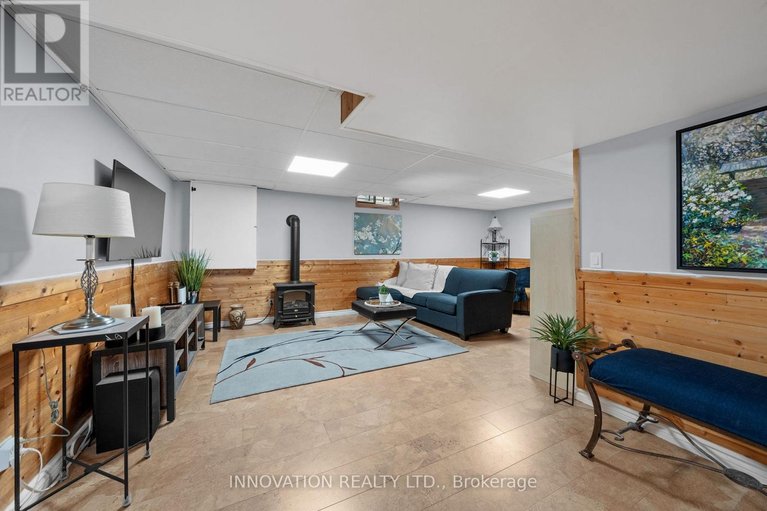 29591600/2056-wildflower-drive/queenswood-heights-south/ottawa/ontario/K1E3R3_32