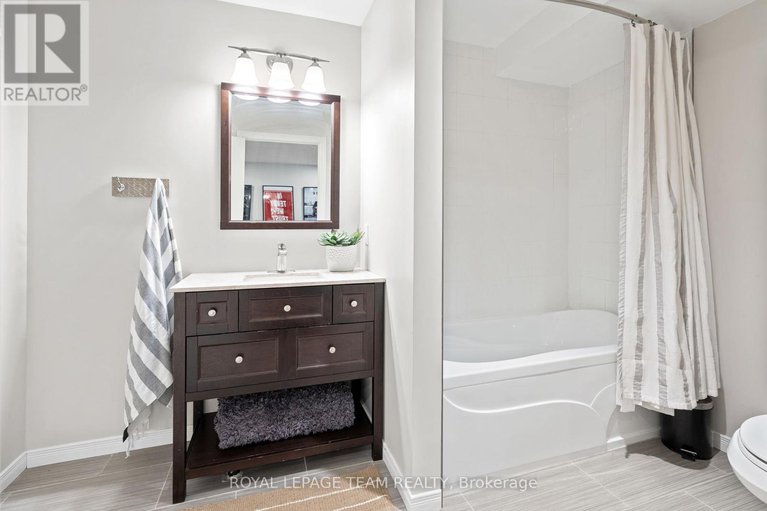 28238310/1317-revell-drive/manotick-village-manotick-estates/ottawa/ontario/K4M1K8_40