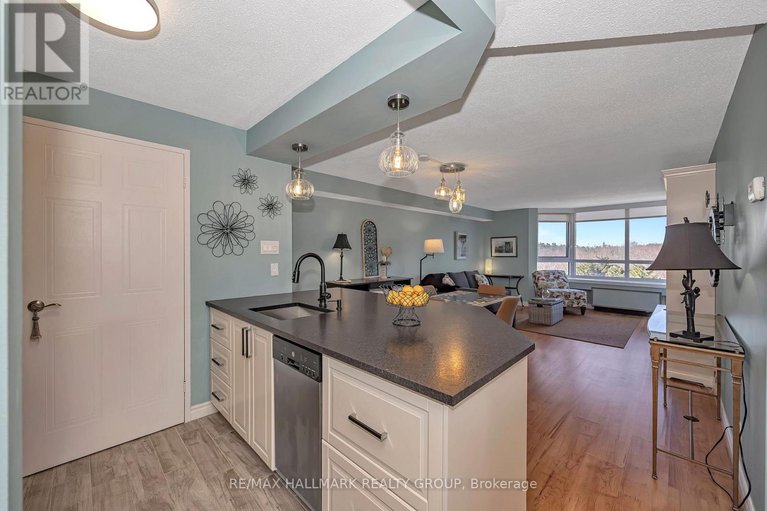 29641177/704-80-sandcastle-drive/leslie-park/ottawa/ontario/K2H9E7_9