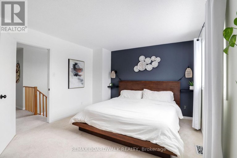 29374178/2094-sunland-drive/fallingbrookgardenway-south/ottawa/ontario/K4A3L1_20