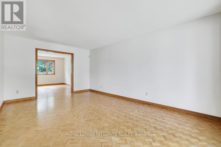 28932150/2291-courtice-avenue-e/alta-vista/ottawa/ontario/K1H7G7_6