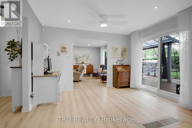 28842095/36-varley-drive/beaverbrook/ottawa/ontario/K2K1G2_18