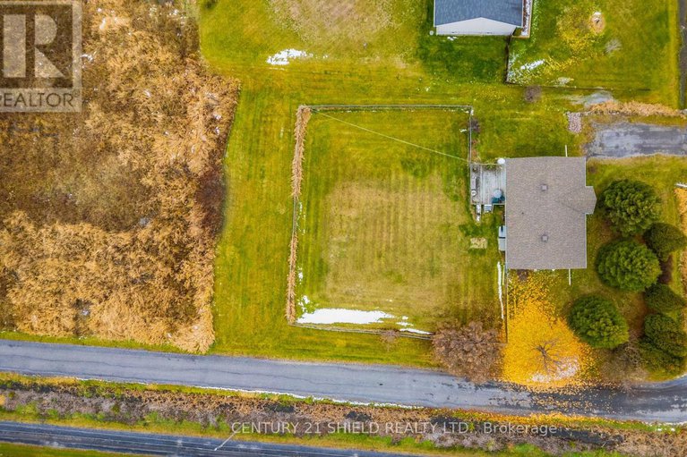 29127984/22032-old-highway-2-highway/south-glengarry-lancaster-twp/south-glengarry/ontario/K0C1E0_7