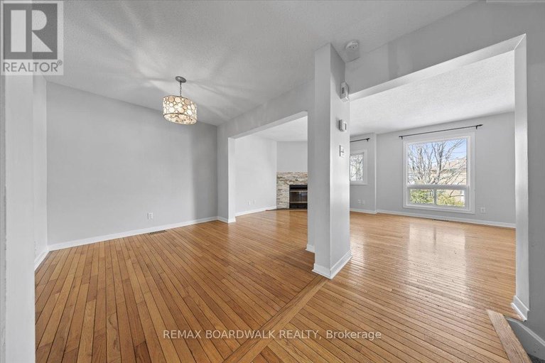 29445162/1513-thurlow-street/fallingbrookridgemount/ottawa/ontario/K4A2K9_24