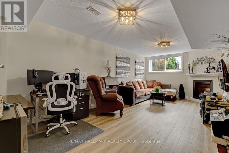 29023597/230-greenridge-street/chapel-hill/ottawa/ontario/K1C7R8_25