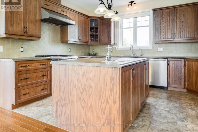 27979759/18668-concession-2-road/north-glengarry-kenyon-twp/north-glengarry/ontario/K0C1B0_6