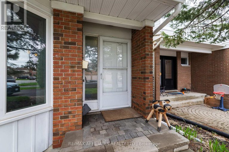 28295817/43-bluegrass-drive/bridlewood/ottawa/ontario/K2M1G2_4
