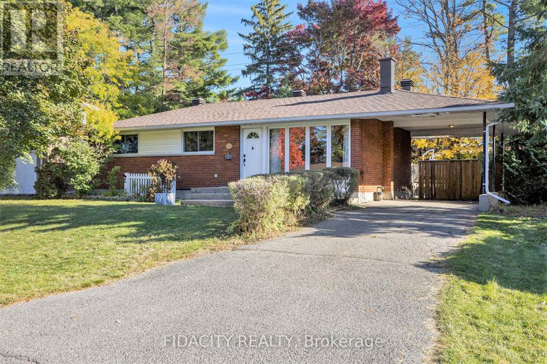 28998327/42-stinson-avenue/lynwood-village/ottawa/ontario/K2H6N4_1