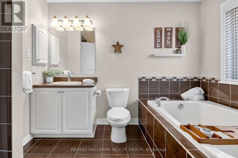 29111123/668-bowercrest-crescent/riverside-southgloucester-glen/ottawa/ontario/K1V2M2_31