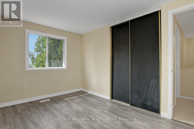 28845006/44-turret-court/glencairnhazeldean/ottawa/ontario/K2L2L1_23