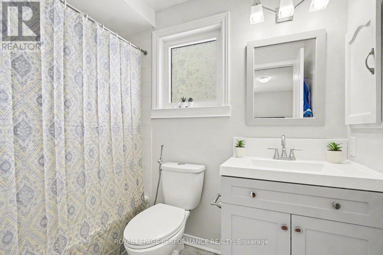 29397617/1931-ashmont-street/chapel-hill/ottawa/ontario/K1C7B9_24