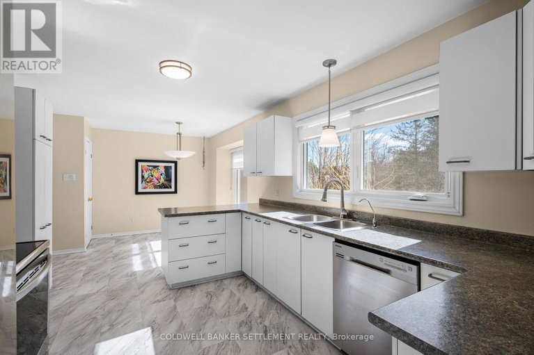 29662329/355-otty-way/drummondnorth-elmsley-north-elmsley-twp/drummondnorth-elmsley/ontario/K7H0E5_7