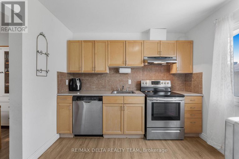 28644740/2005-greenway-park-lane/blackburn-hamlet-south/ottawa/ontario/K1B5B1_11