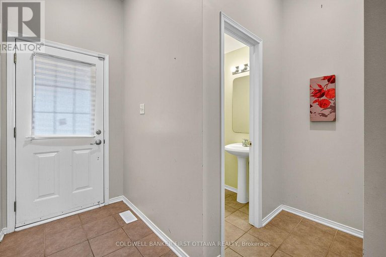 28928401/1249-klondike-road/morgans-grantsouth-march/ottawa/ontario/K2W1E1_8