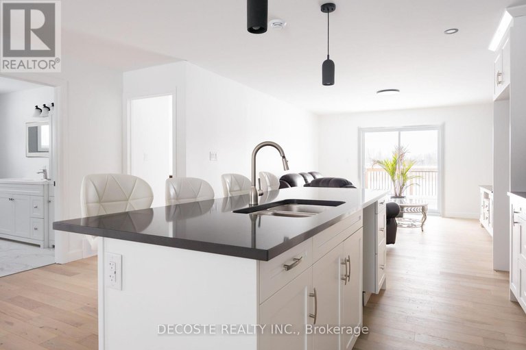 29408542/24-s-beech-street/lancaster/south-glengarry/ontario/K0C1N0_8