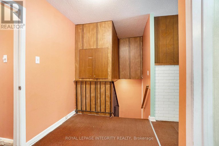 28649416/14-mulvagh-avenue/borden-farmstewart-farmcarleton-heightsparkwood-hills/ottawa/ontario/K2E6M6_17