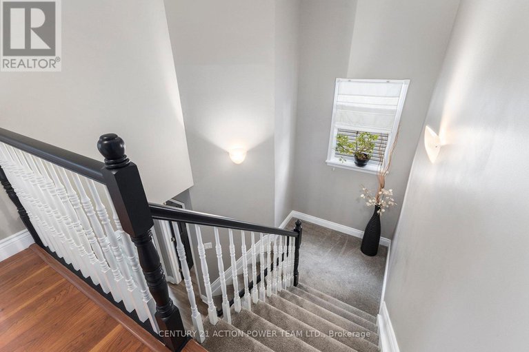 28927560/1017-sheenboro-crescent/fallingbrookpineridge/ottawa/ontario/K4A3M8_18